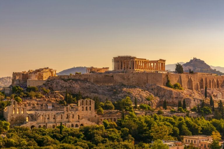 Πόσο απέχει η τουριστική Αθήνα από τη Μαδρίτη
