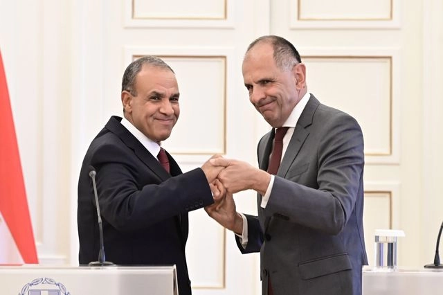 Ελλάδα – Αίγυπτος: Τα χαμόγελα δεν κρύβουν τη σκληρή πραγματικότητα