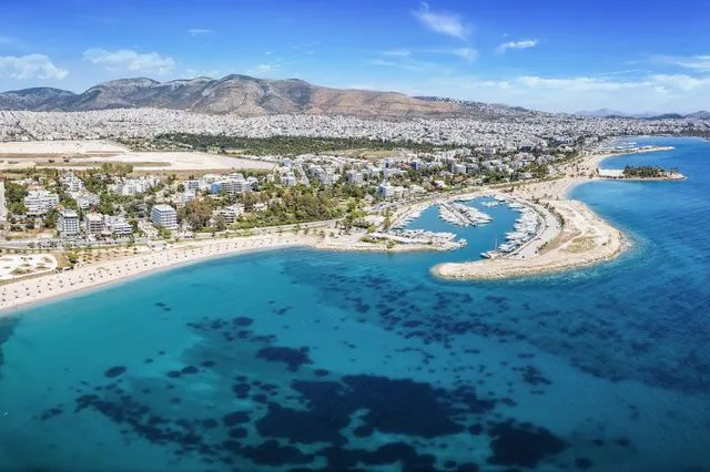 Συνεχίζεται το “ράλι” στις τιμές ακινήτων στην Αθηναϊκή Ριβιέρα – Οι τιμές πώλησης κατοικιών στα Νότια Προάστια