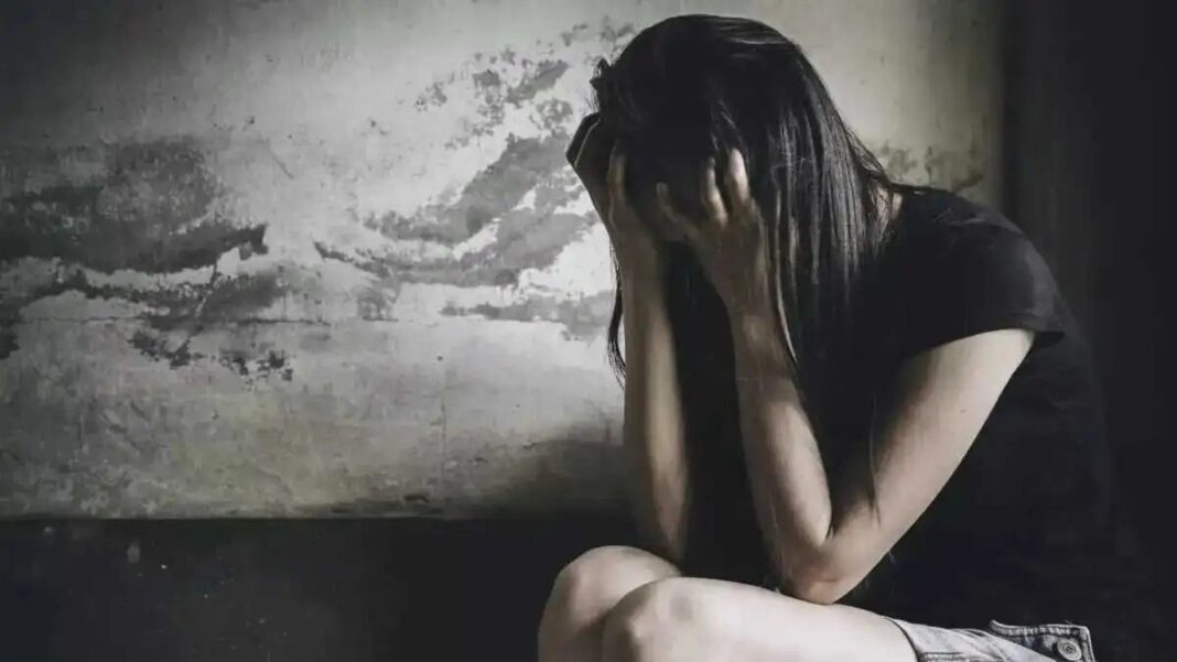 «Με κλείδωσε στο σπίτι και με εκδίδει» – Ο εφιάλτης που έζησε η 25χρονη στα χέρια του 23χρονου συντρόφου της