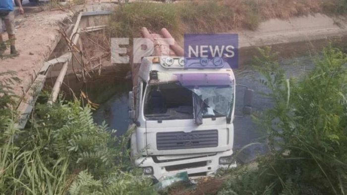 Βυτιοφόρο έπεσε σε αρδευτικό κανάλι: Πυροσβέστες απεγκλώβισαν τον οδηγό – rpn