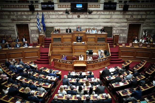 Να ανέβει το όριο εισόδου στη Βουλή;