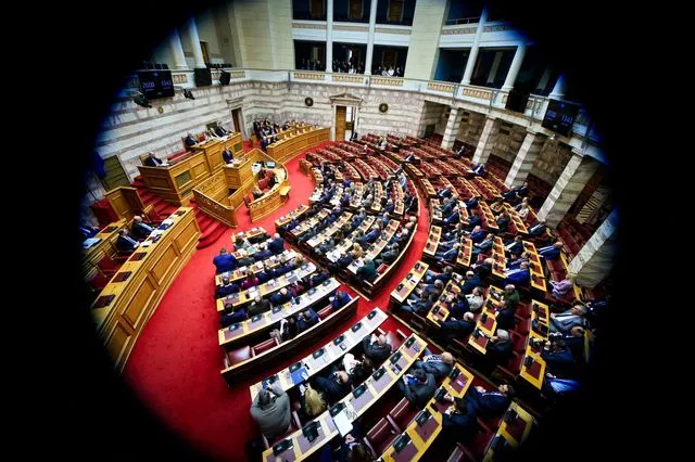 Αντιδράσεις για το επίδομα “επικίνδυνης εργασίας” σε υπαλλήλους της Βουλής