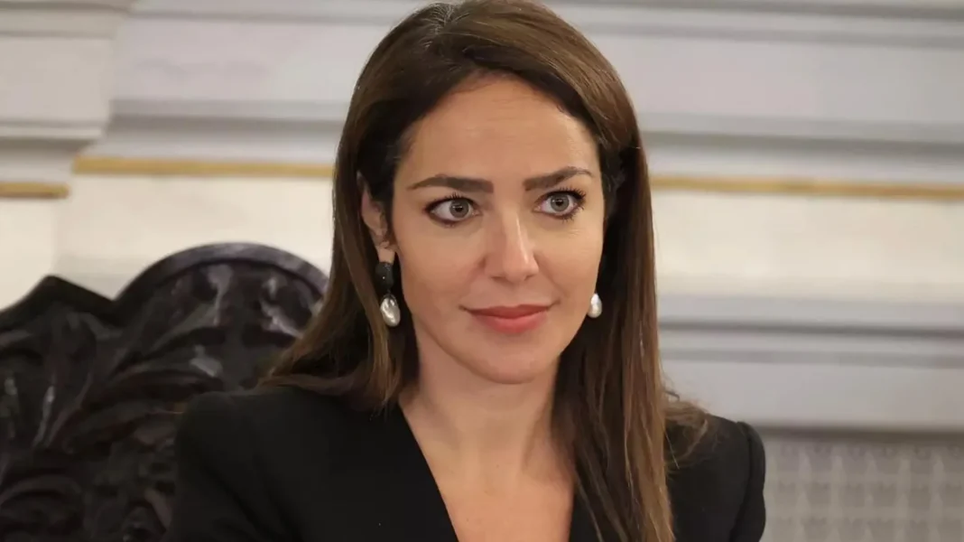 Δόμνα Μιχαηλίδου για ισοβιότητα σε τρίτεκνους γονείς – Σταδιακή σύγκλιση τριτέκνων/πολυτέκνων