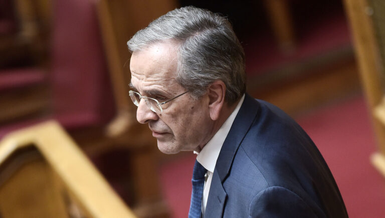 Σαμαράς για Τέμπη: «Χωρίς ηθικό έρεισμα η απόρριψη αιτήματος γονέων για εκταφή σορών των παιδιών τους»