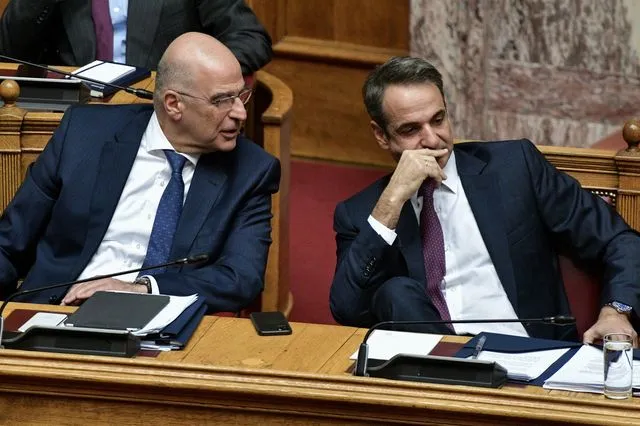 Μητσοτάκης – Δένδιας: Δυο ξένοι στην ίδια ΔΕΘ