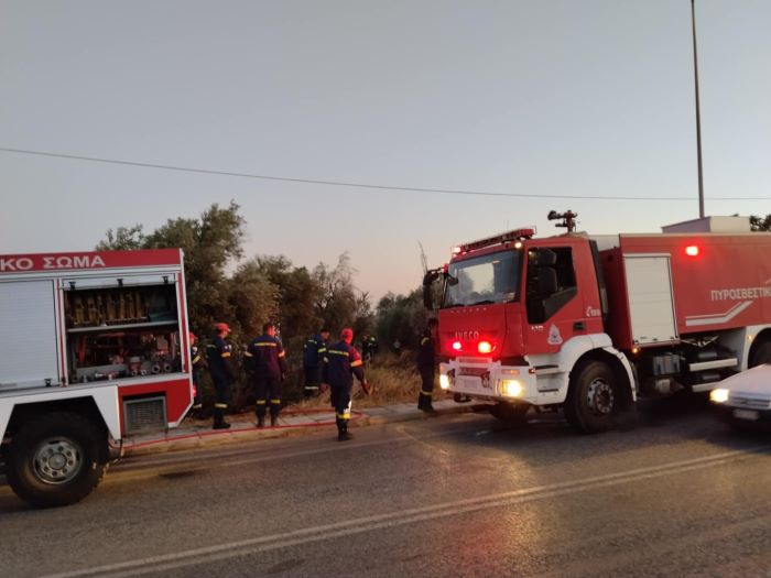 Μικρής έκτασης πυρκαγιά το απόγευμα του Σαββάτου στα Σπάτα (φωτο)