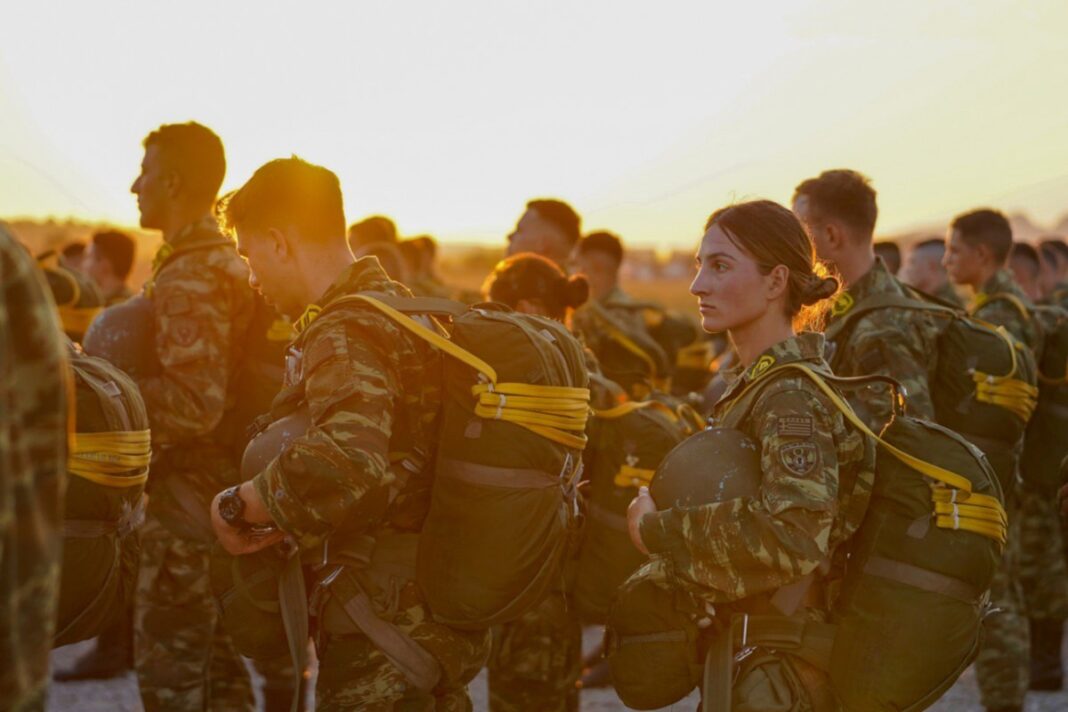 Ένστολοι: Νέο μισθολόγιο από τον Οκτώβριο για 151.422 στελέχη – Πόσο θα αυξηθούν οι μισθοί