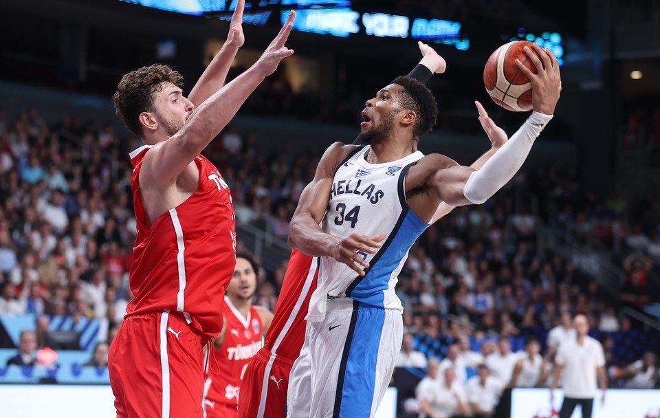 Ο Αντετοκούνμπο ζήτησε συγνώμη για το σχόλιό του για τις τουρκικές σημαίες: «Έχω μόνο αγάπη για την Τουρκία και τον υπόλοιπο κόσμο»