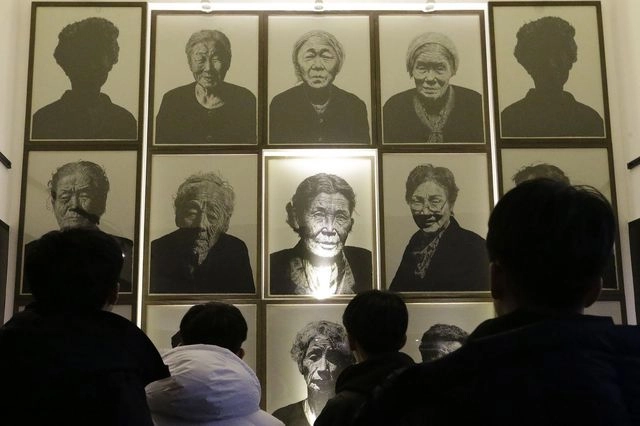 Ιστορική στιγμή: Γυναίκες από τη Nότια Κορέα καταθέτουν αγωγή κατά του αμερικανικού στρατού για πορνεία