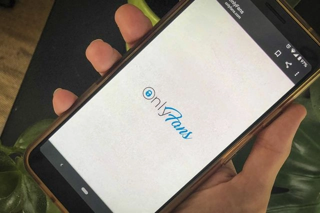 BopHouse – Onlyfans: Το γυάλινο κουτί της απελευθέρωσης