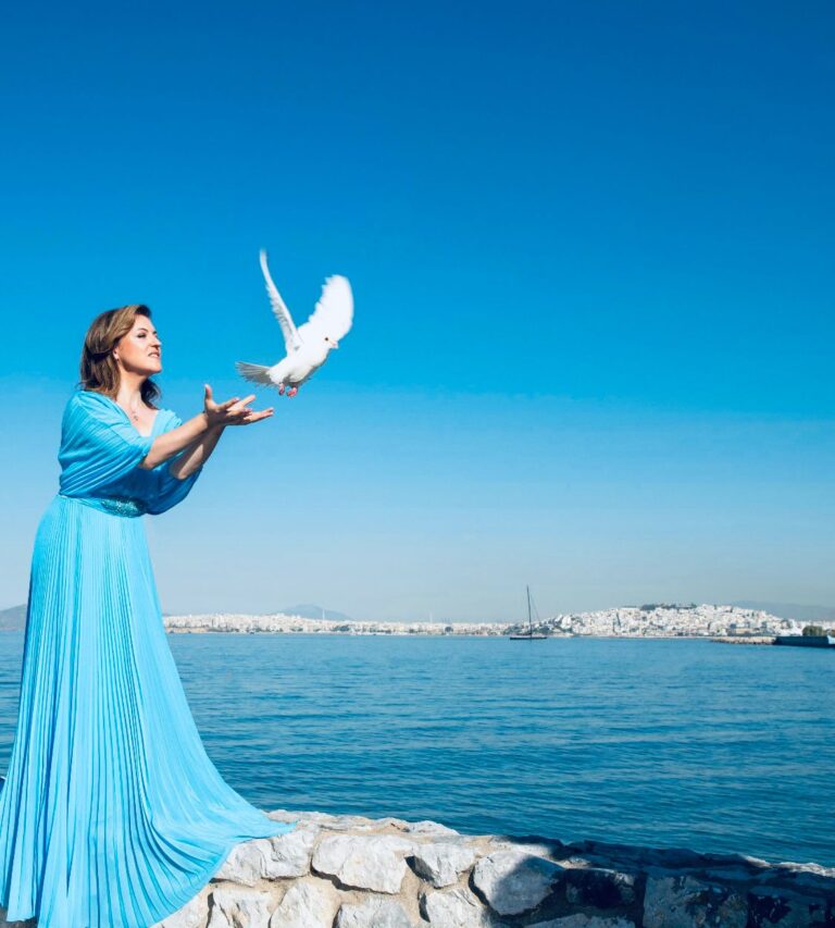 Γκιούλα Κλάρα Κεσούς: Η Τέχνη και ο Πολιτισμός ως Εργαλεία Ειρήνης