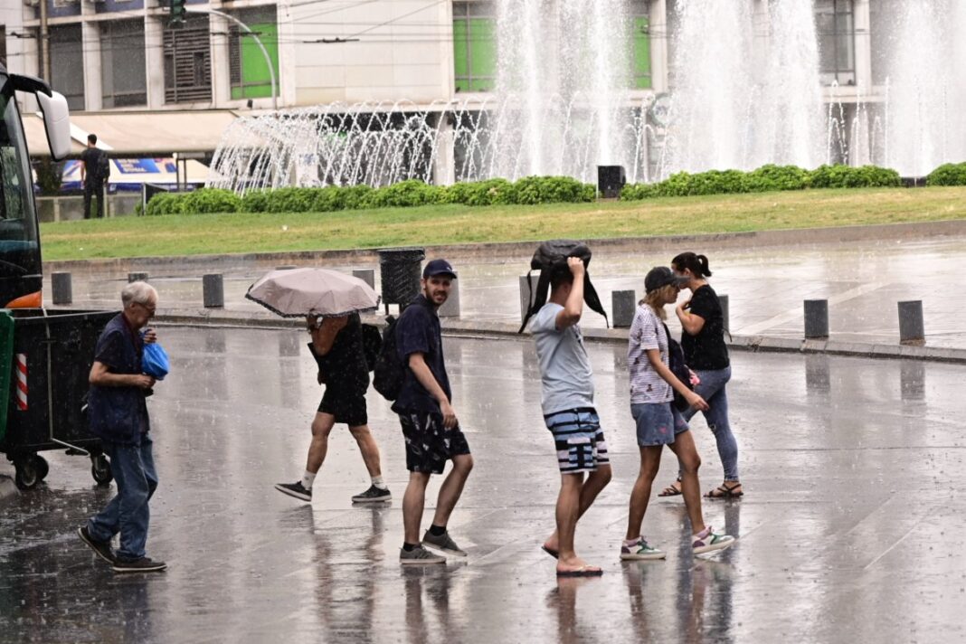 Αλλάζει ο καιρός με μικρή πτώση θερμοκρασίας και καταιγίδες – Βροχές και στην Αττική