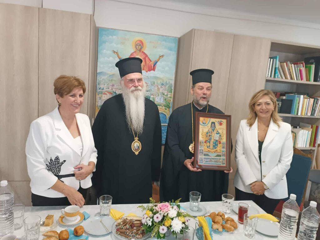 Ραφήνα: Λαμπρότητα και κατάνυξη στην εορτή της Παναγίας Παντοβασίλισσας