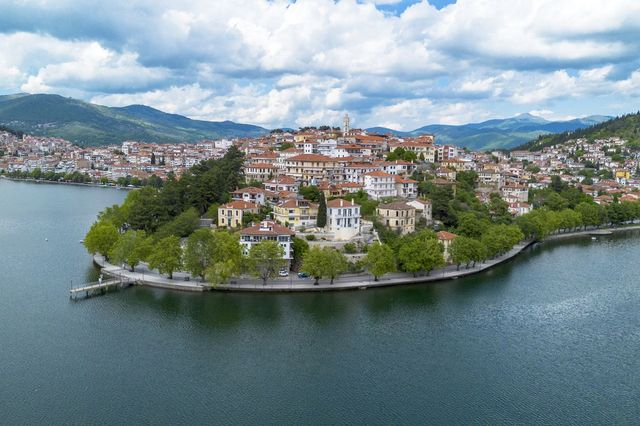 Καστοριά: Το επιβλητικό “στολίδι” της Βόρειας Ελλάδας