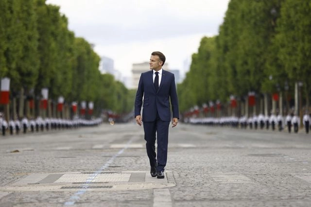 Ο Μακρόν πιο αδύναμος από ποτέ – Τα σενάρια για την επόμενη ημέρα στη Γαλλία