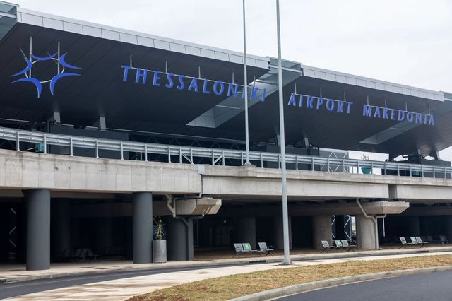 Ξύλο σε πτήση και αναγκαστική προσγείωση στο αεροδρόμιο “Μακεδονία”