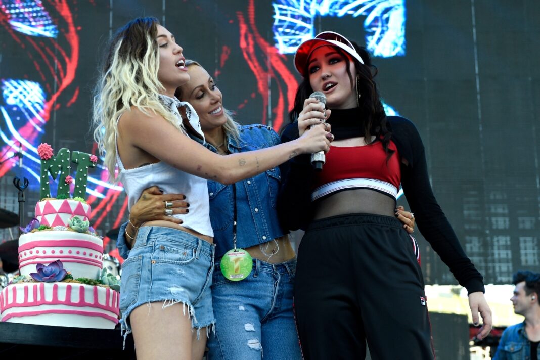 5 ερωτικά τρίγωνα με celebrities που περιλάμβαναν συγγενείς ή κολλητούς φίλους