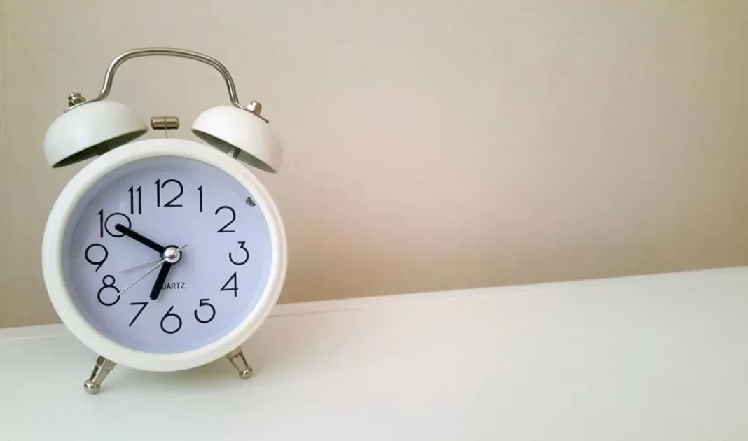 Αλλάζουν οι ώρες κοινής ησυχίας – πότε τίθεται σε ισχύ το χειμερινό ωράριο και πόσο θα διαρκέσει