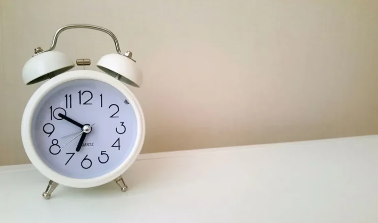 Αλλάζουν οι ώρες κοινής ησυχίας – πότε τίθεται σε ισχύ το χειμερινό ωράριο και πόσο θα διαρκέσει