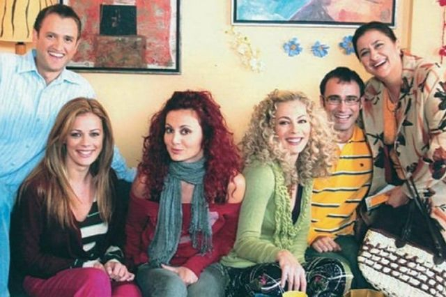 “Στο Παρά Πέντε”: Ο Γιώργος Καπουτζίδης επέστρεψε στο σπίτι της γιαγιάς του και ζητά την βοήθειά σου