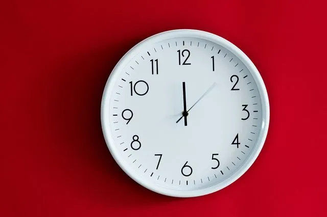 Αλλαγή ώρας 2025: Πότε θα γυρίσουμε τα ρολόγια μας μια ώρα πίσω