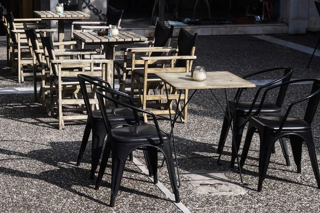 Πόσο έτοιμοι είναι οι Δήμοι να πατάξουν την ανομία στα τραπεζοκαθίσματα;