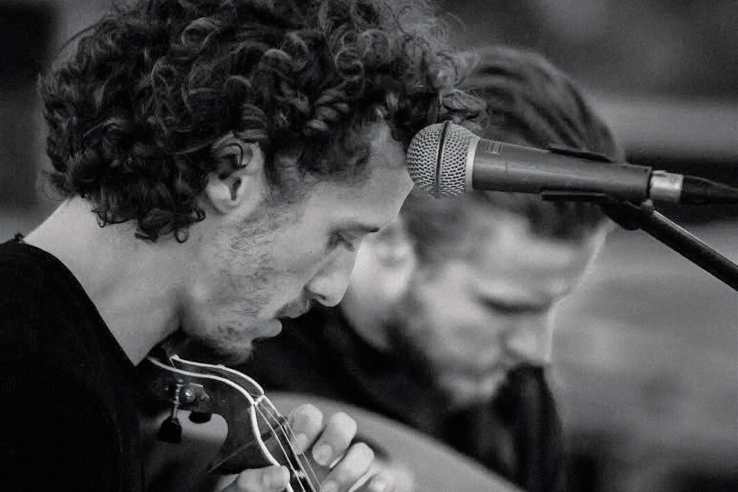 Νίκος και Αντώνης Ξυλούρης: “Τη βρίσκουμε όταν παίζουμε συρτά του Ψαραντώνη”