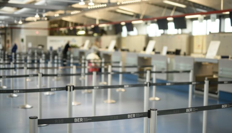 Αλλάζουν τα ταξίδια στην ΕΕ – Πώς θα γίνεται ο έλεγχος, ποιους αφορά