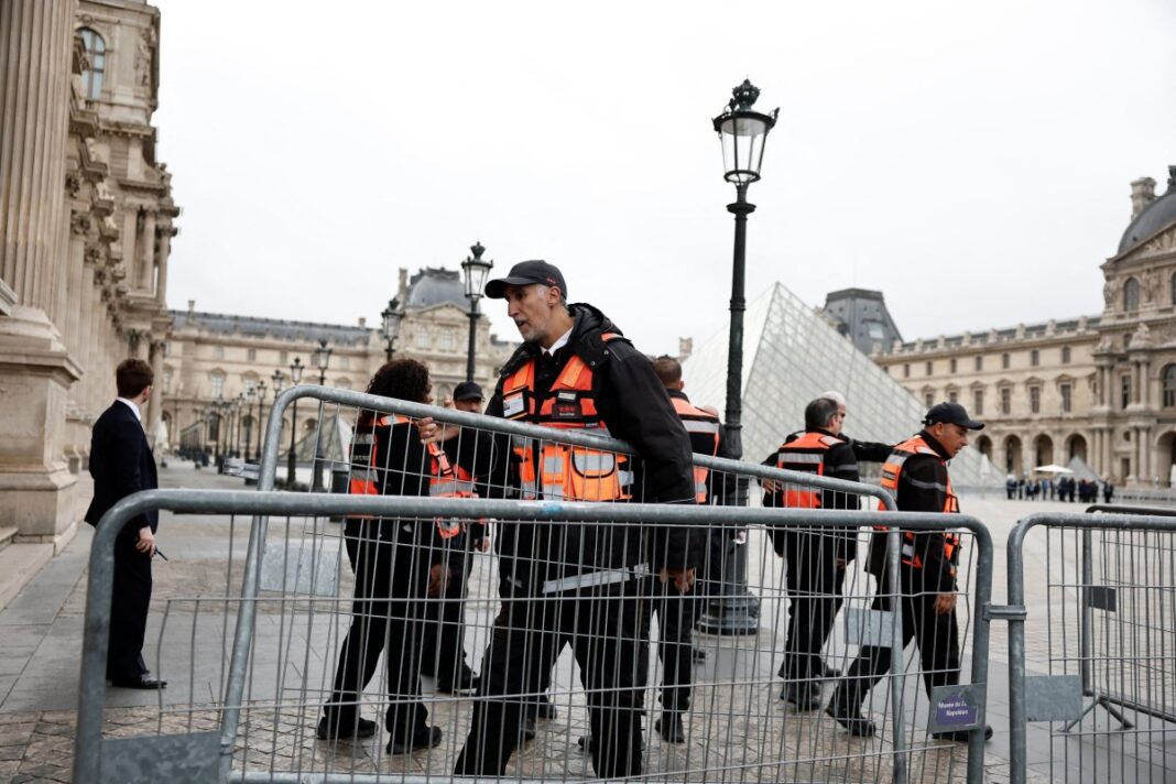 Λούβρο: Τι λένε δύο ελληνόπουλα που βρέθηκαν μπροστά στη ληστεία