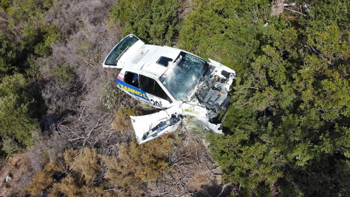 Κρήτη: Αγωνιστικό αυτοκίνητο εκτοξεύτηκε σε γκρεμό – Πώς γλίτωσε ο οδηγός – rpn