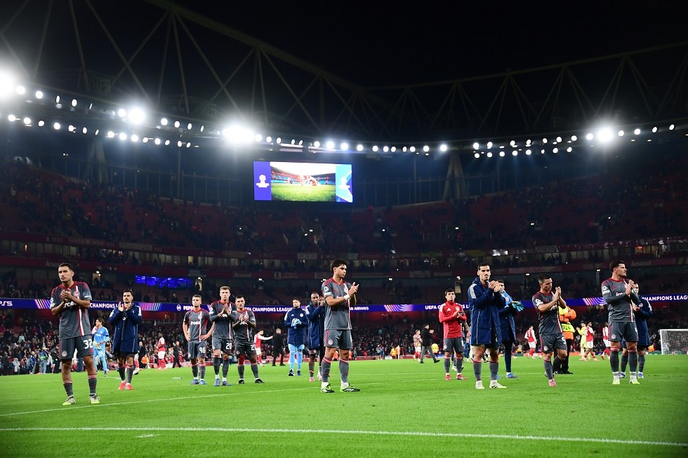 Ολυμπιακός: Το «ευχαριστώ» στον κόσμο για τη στήριξή στο «Έμιρεϊτς» (pic)