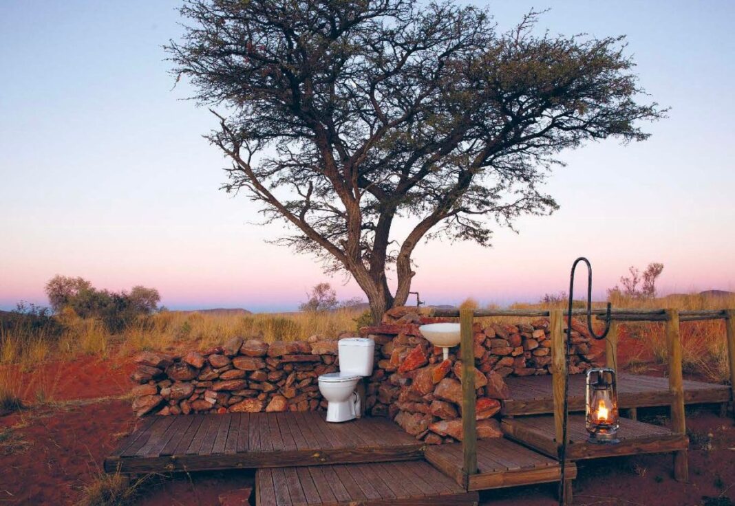 Η ομορφιά μπορεί να βρεθεί παντού: Ο γύρος του κόσμου μέσα από τις 100 πιο περίεργες τουαλέτες