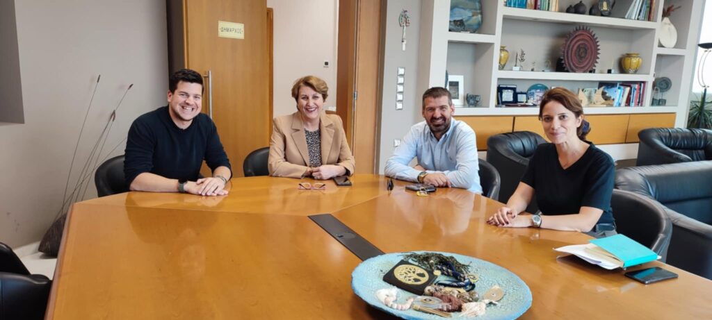 Ο Δήμαρχος Σαρωνικού Δημήτρης Παπαχρήστου στο Δημαρχείο Ραφήνας – rpn