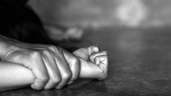 Αργυρούπολη: Νεαρός επιτέθηκε σε γυναίκα έξω από το σπίτι της για να τη βιάσει