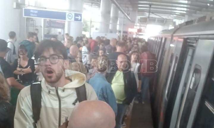 Ταλαιπωρία στο μετρό του Αεροδρομίου – Βλάβη σε πόρτα συρμού προκάλεσε καθυστερήσεις και συνωστισμό