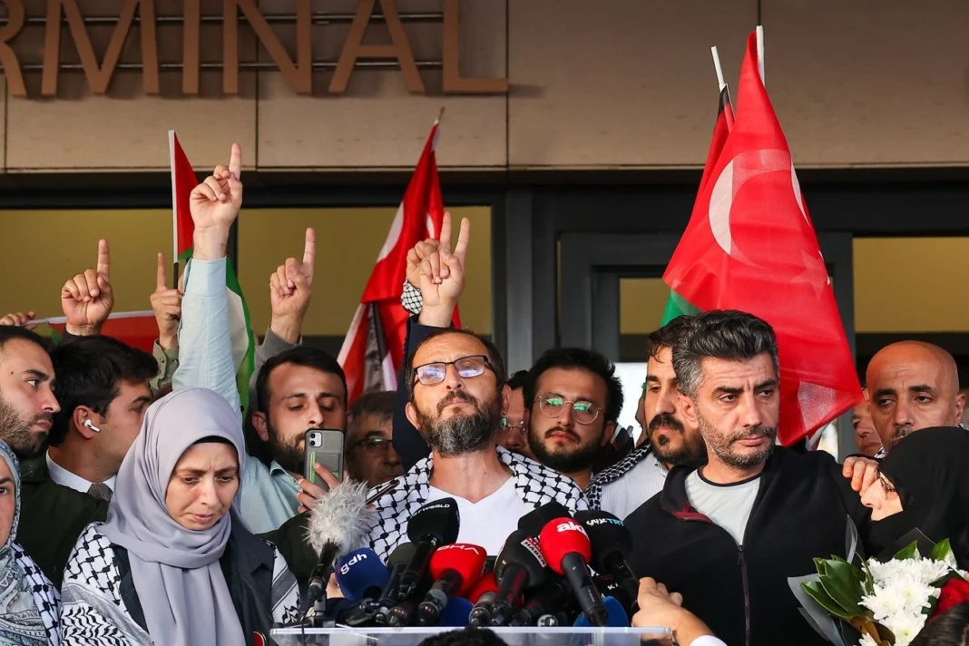 Global Sumud Flotilla: Βασανιστήρια από το Ισραήλ καταγγέλλουν οι ακτιβιστές – “Δεν κατάφεραν να μας εκφοβίσουν”