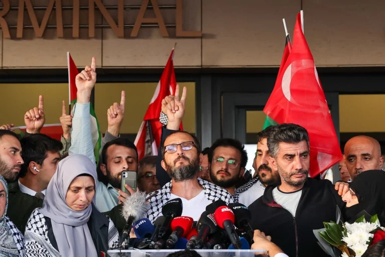 Global Sumud Flotilla: Βασανιστήρια από το Ισραήλ καταγγέλλουν οι ακτιβιστές – “Δεν κατάφεραν να μας εκφοβίσουν”