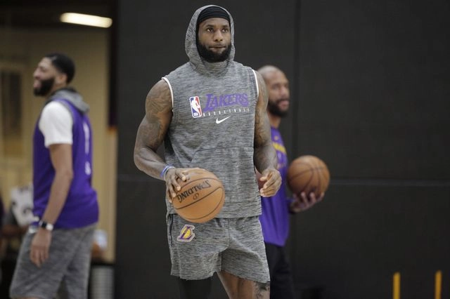 Το απόλυτο φιάσκο με τη “μεγάλη ανακοίνωση” του ΛεΜπρόν Τζέιμς