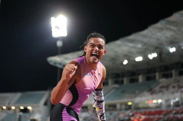 Η τρυφερή φωτογραφία του Εμμανουήλ Καραλή με τη σύντροφό του