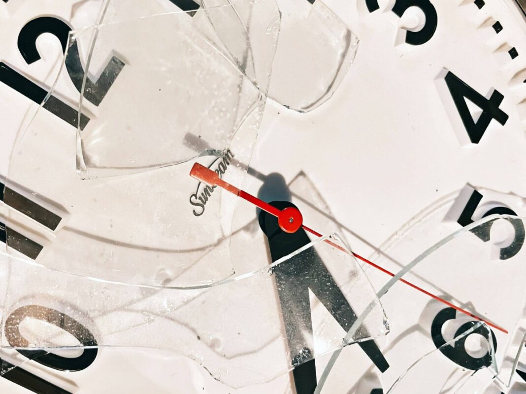 Αλλαγή της ώρας: Πώς η θερινή επηρεάζει την υγεία μας – Μπορεί η επιστροφή στη χειμερινή να ωφελήσει;