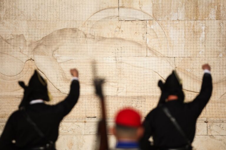 Και αν ο «Άγνωστος Στρατιώτης» μετατραπεί στην… πανεπιστημιακή αστυνομία του 2025;