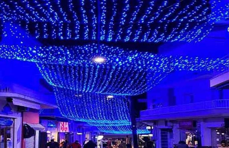 Σε τροχιά προετοιμασιών για τον χριστουγεννιάτικο στολισμό ο Δήμος Ραφήνας Πικερμίου