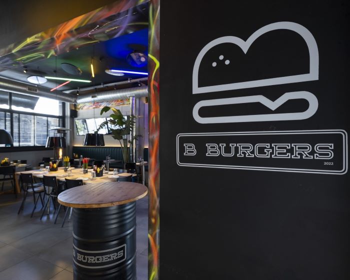 B Burgers: Αν υπάρχει παράδεισος για τους λάτρεις του Μπέργκερ, βρίσκεται στο Εμπορικό Κέντρο Πικερμίου!
