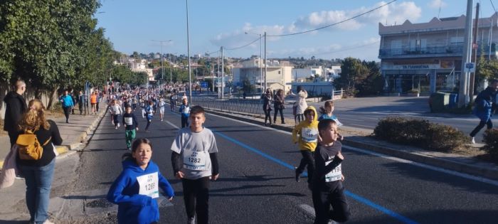 Γονείς, παιδιά, δρομείς – όλοι μαζί στη μεγάλη γιορτή του Μαραθωνίου