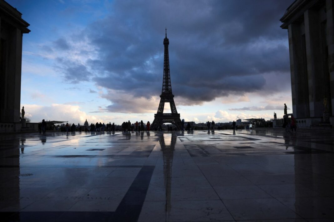 Παρίσι: Η πόλη που αδειάζει