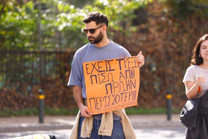 42ος Αυθεντικός Μαραθώνιος: Δάκρυα, χαμόγελα, cosplay και… παπαγάλοι – Όσα είδε ο φακός – rpn