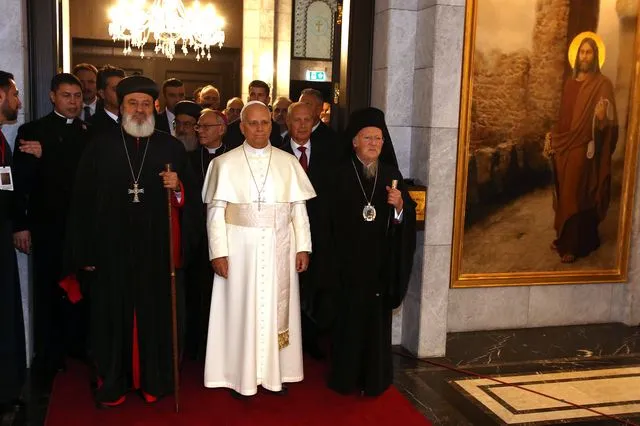 Η ιστορική συνάντηση του Οικουμενικού Πατριάρχη με τον Πάπα στο Φανάρι