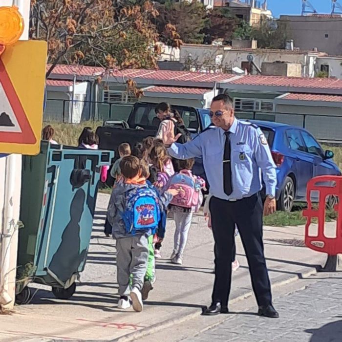 Σπάτα: Μάθημα ζωής για την οδική ασφάλεια – Οι μικροί μαθητές έγιναν… υπεύθυνοι πεζοί – rpn