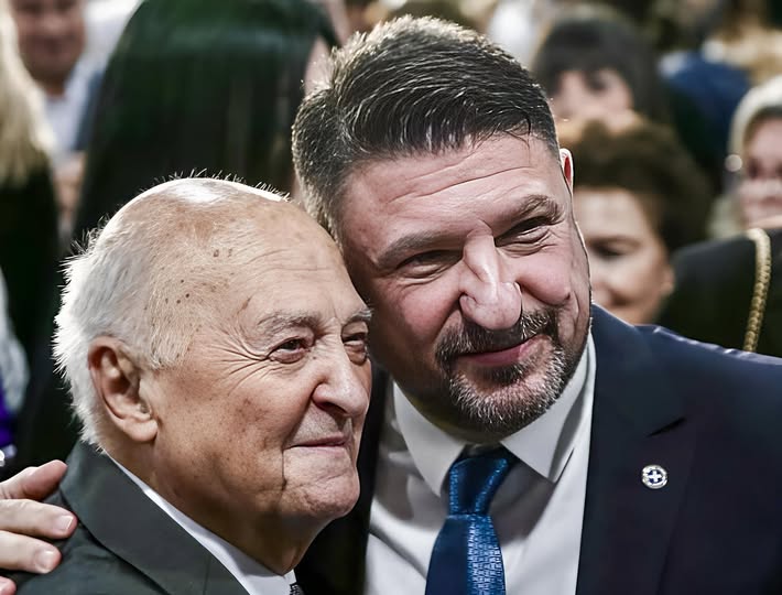 Πώς αποχαιρετά ο Νίκος Χαρδαλιάς τον πατέρα του, που έφυγε σήμερα 21/11 από τη ζωή